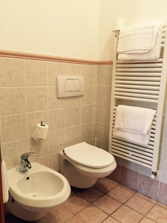 Albergo San Lorenzo Alba  Bagian luar foto